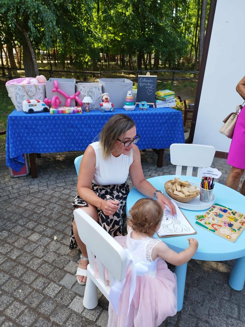 Kitti esküvői gyermekfelügyeleten
